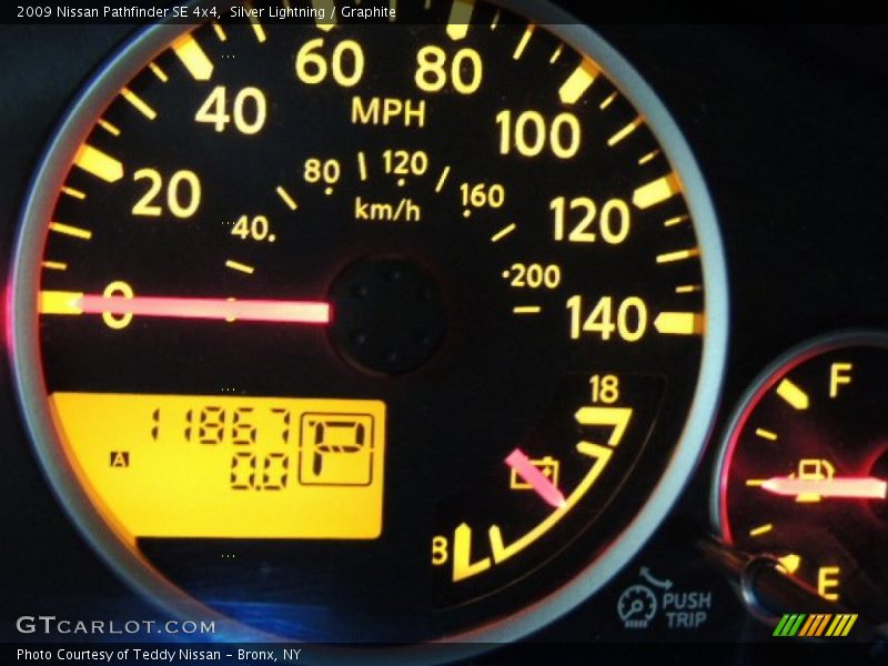 Silver Lightning / Graphite 2009 Nissan Pathfinder SE 4x4