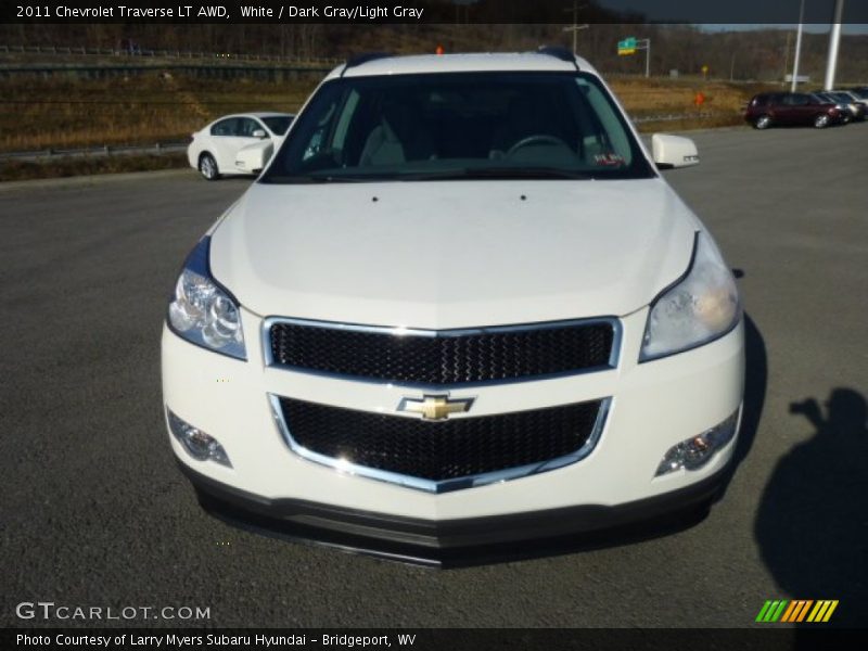 White / Dark Gray/Light Gray 2011 Chevrolet Traverse LT AWD