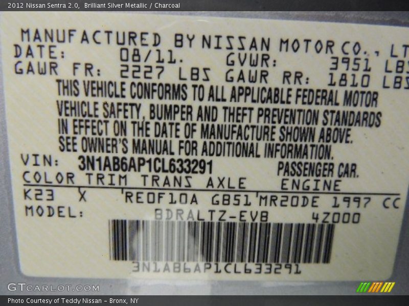 Brilliant Silver Metallic / Charcoal 2012 Nissan Sentra 2.0