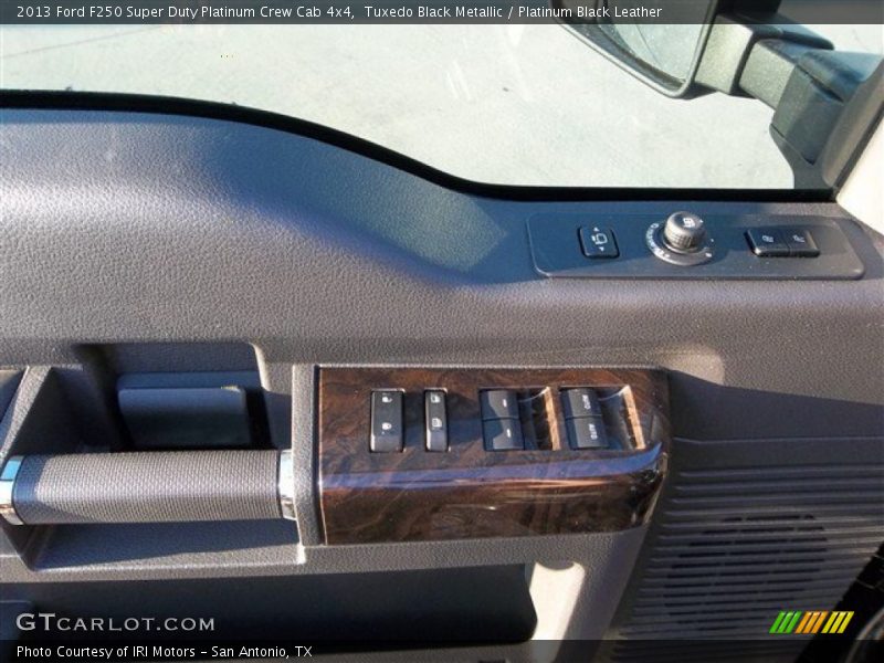 Tuxedo Black Metallic / Platinum Black Leather 2013 Ford F250 Super Duty Platinum Crew Cab 4x4