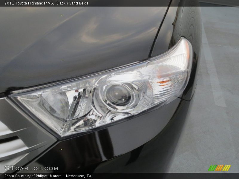 Black / Sand Beige 2011 Toyota Highlander V6