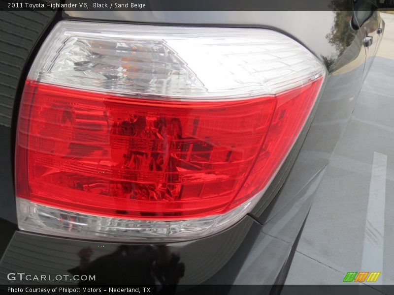Black / Sand Beige 2011 Toyota Highlander V6