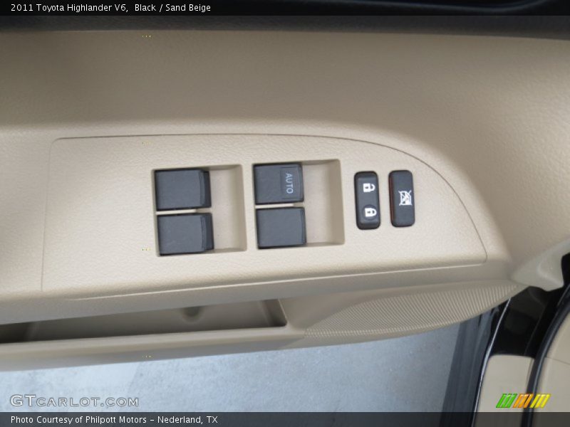 Black / Sand Beige 2011 Toyota Highlander V6