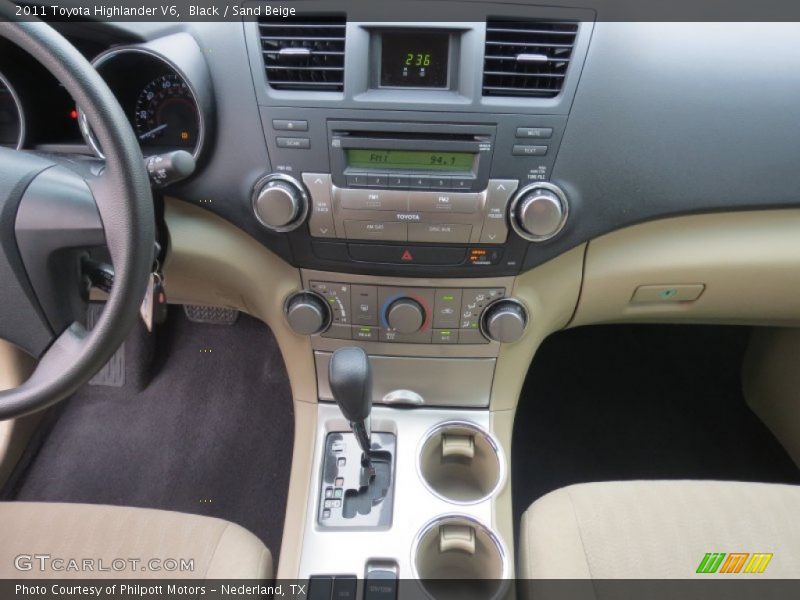 Black / Sand Beige 2011 Toyota Highlander V6