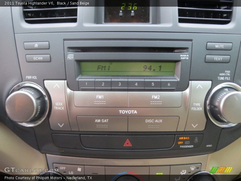 Black / Sand Beige 2011 Toyota Highlander V6