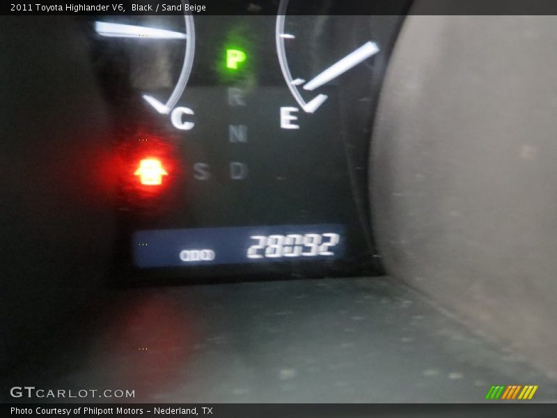 Black / Sand Beige 2011 Toyota Highlander V6