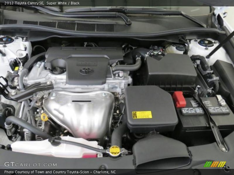 Super White / Black 2012 Toyota Camry SE