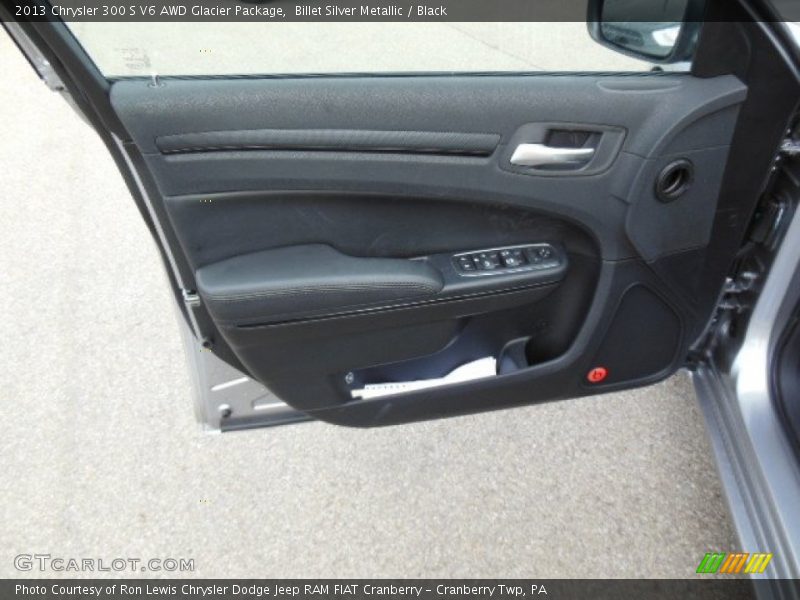 Door Panel of 2013 300 S V6 AWD Glacier Package