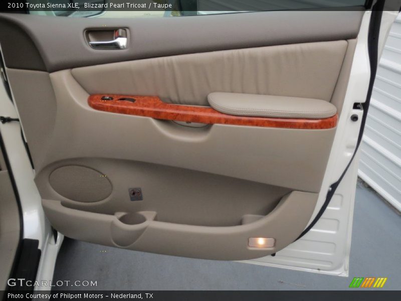 Blizzard Pearl Tricoat / Taupe 2010 Toyota Sienna XLE