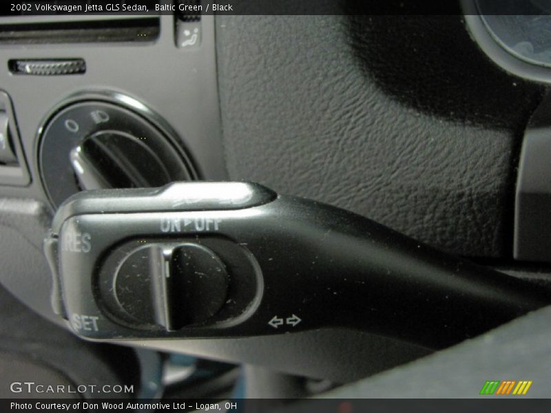 Baltic Green / Black 2002 Volkswagen Jetta GLS Sedan