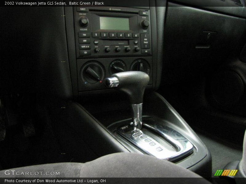 Baltic Green / Black 2002 Volkswagen Jetta GLS Sedan