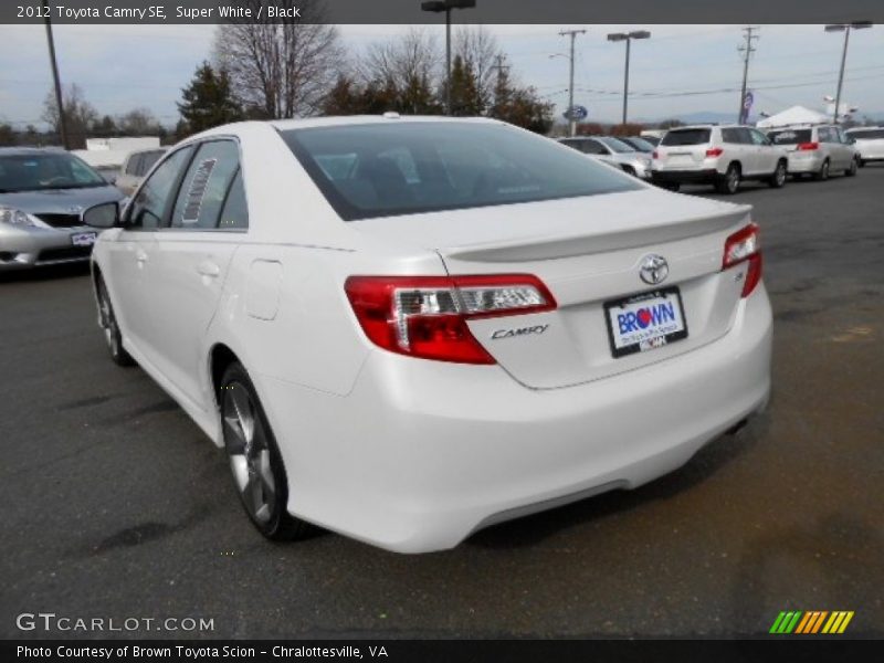 Super White / Black 2012 Toyota Camry SE