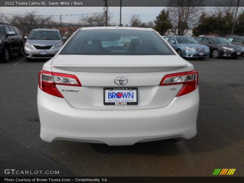 Super White / Black 2012 Toyota Camry SE