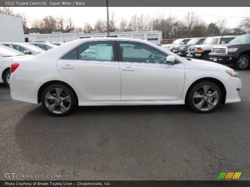 Super White / Black 2012 Toyota Camry SE