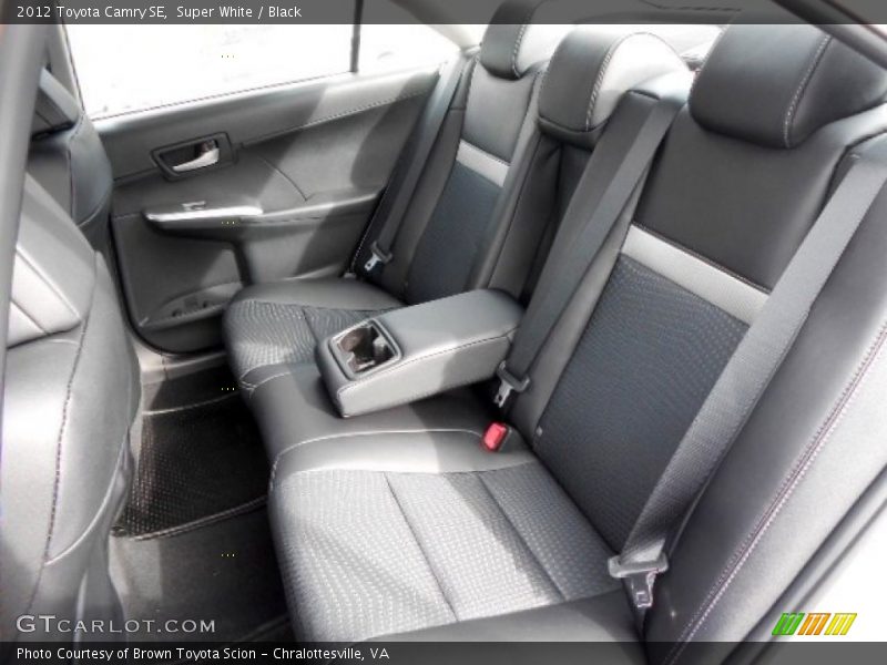 Super White / Black 2012 Toyota Camry SE
