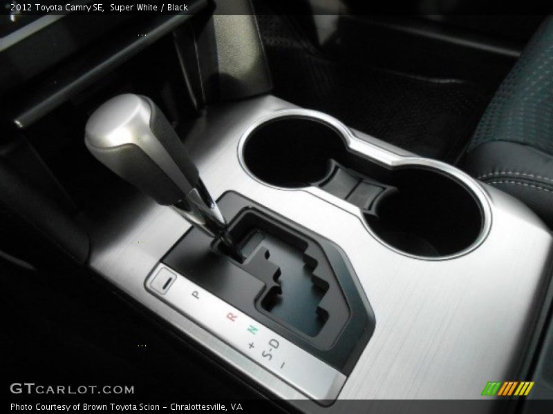 Super White / Black 2012 Toyota Camry SE