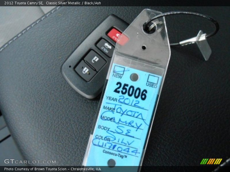 Classic Silver Metallic / Black/Ash 2012 Toyota Camry SE