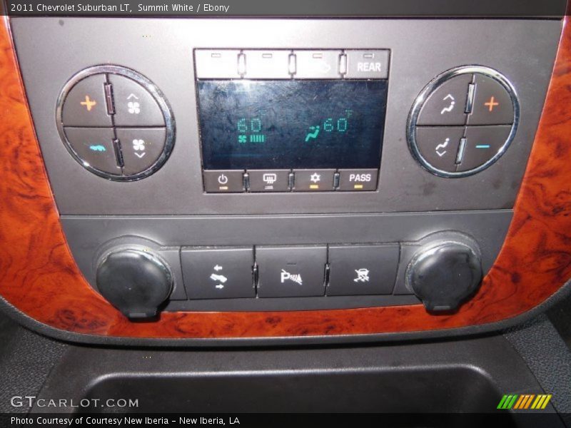 Summit White / Ebony 2011 Chevrolet Suburban LT