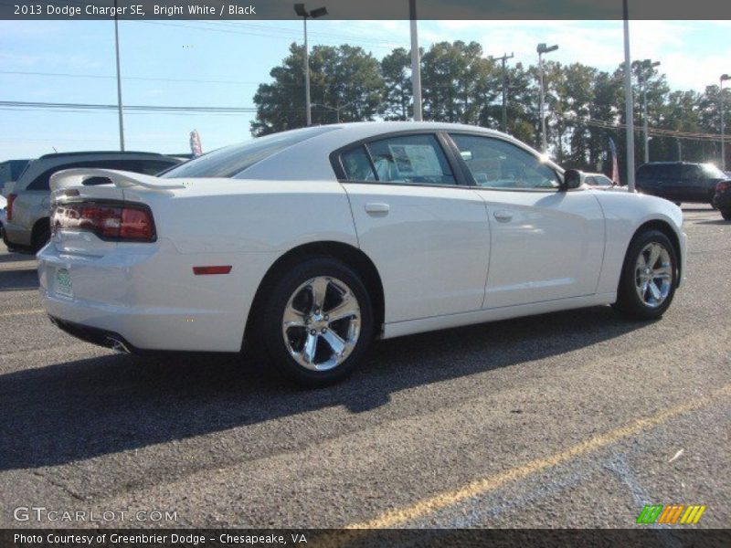 Bright White / Black 2013 Dodge Charger SE