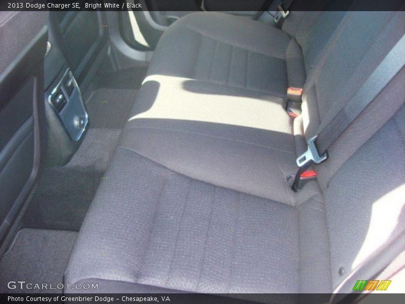 Bright White / Black 2013 Dodge Charger SE