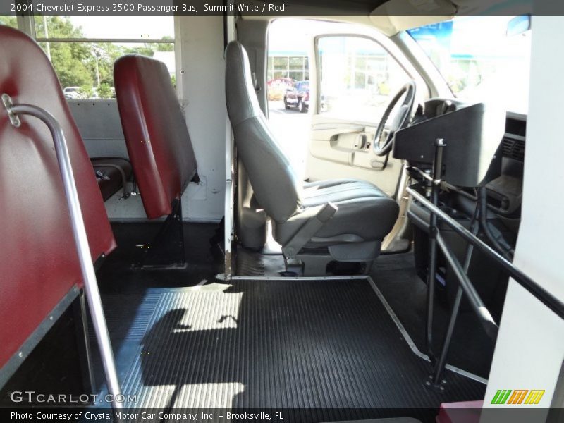 Summit White / Red 2004 Chevrolet Express 3500 Passenger Bus