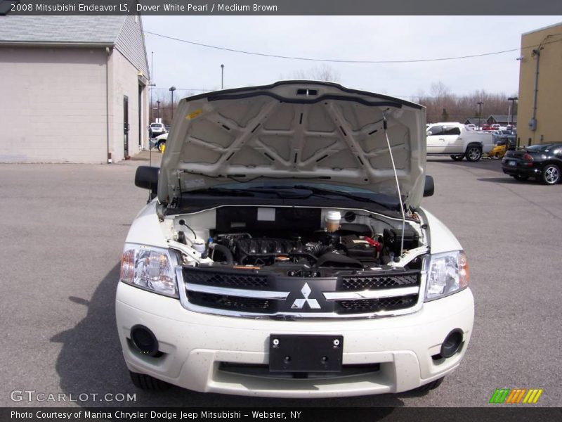 Dover White Pearl / Medium Brown 2008 Mitsubishi Endeavor LS