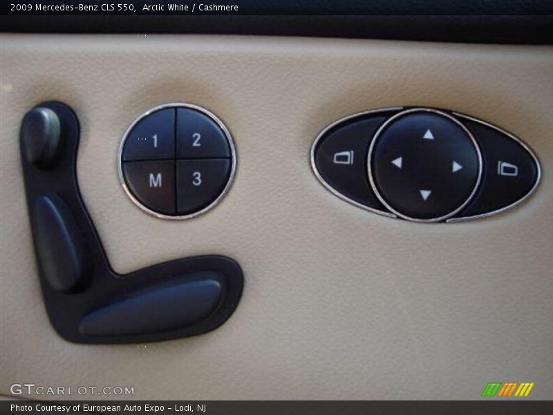 Arctic White / Cashmere 2009 Mercedes-Benz CLS 550