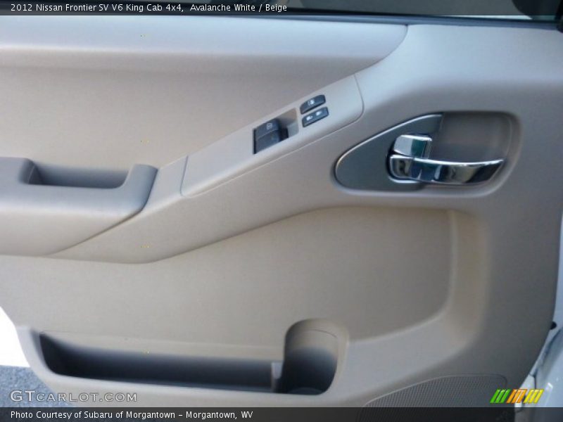 Avalanche White / Beige 2012 Nissan Frontier SV V6 King Cab 4x4