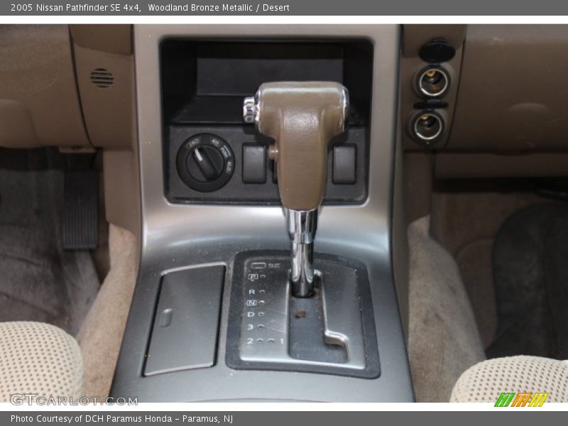 Woodland Bronze Metallic / Desert 2005 Nissan Pathfinder SE 4x4