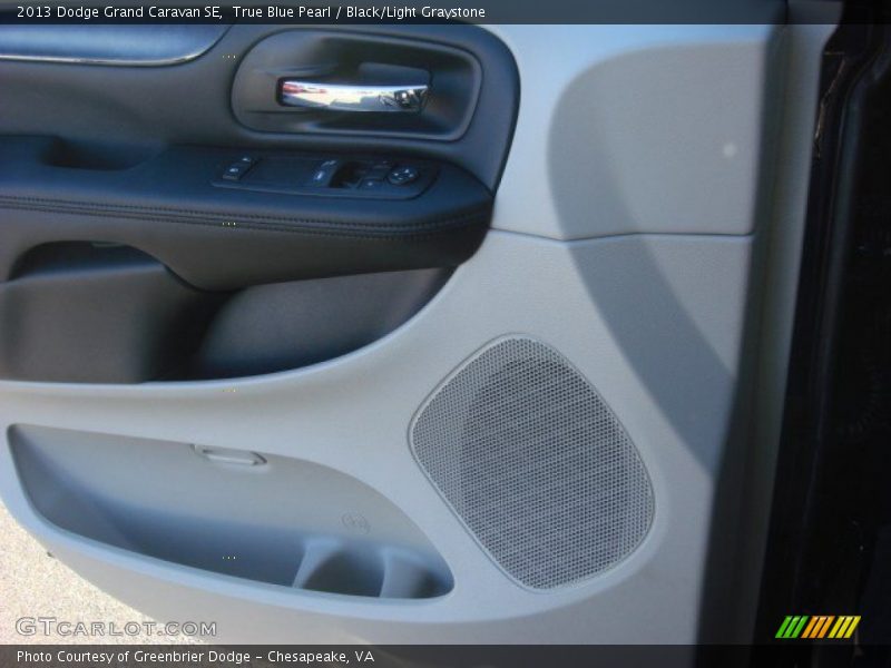 True Blue Pearl / Black/Light Graystone 2013 Dodge Grand Caravan SE