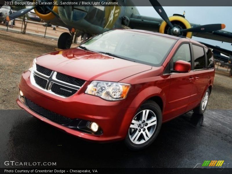 Sandstone / Black/Light Graystone 2013 Dodge Grand Caravan SE