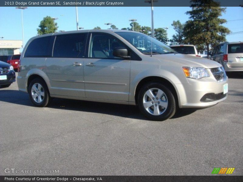 Sandstone / Black/Light Graystone 2013 Dodge Grand Caravan SE