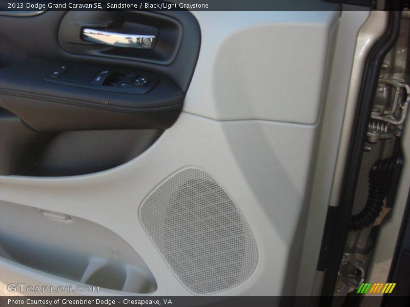 Sandstone / Black/Light Graystone 2013 Dodge Grand Caravan SE