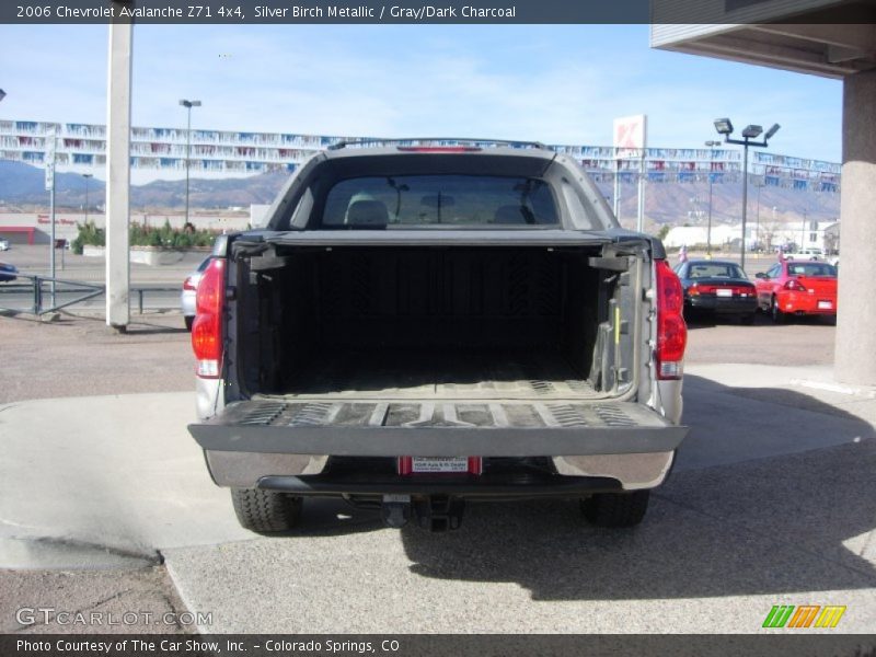 Silver Birch Metallic / Gray/Dark Charcoal 2006 Chevrolet Avalanche Z71 4x4