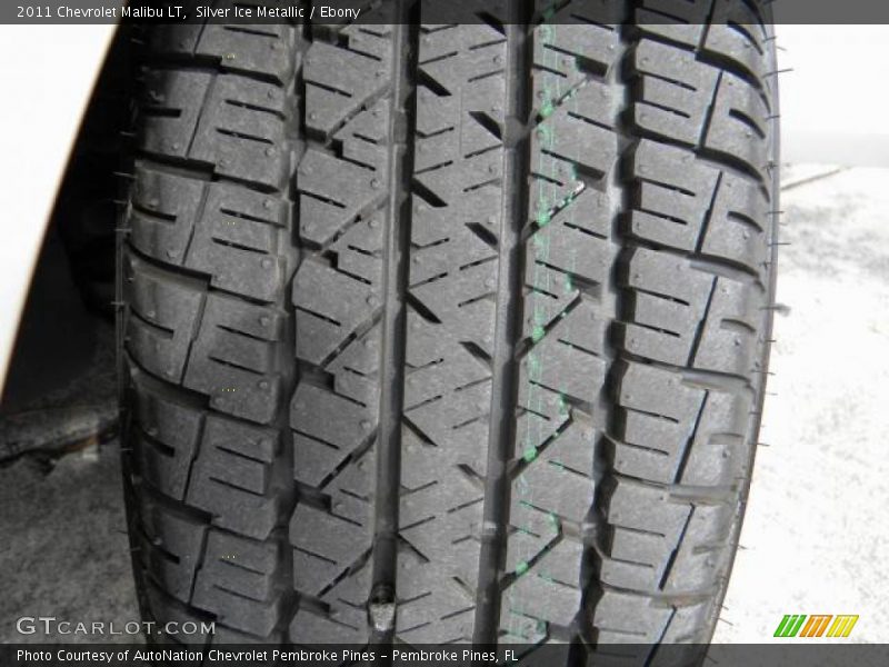 Silver Ice Metallic / Ebony 2011 Chevrolet Malibu LT