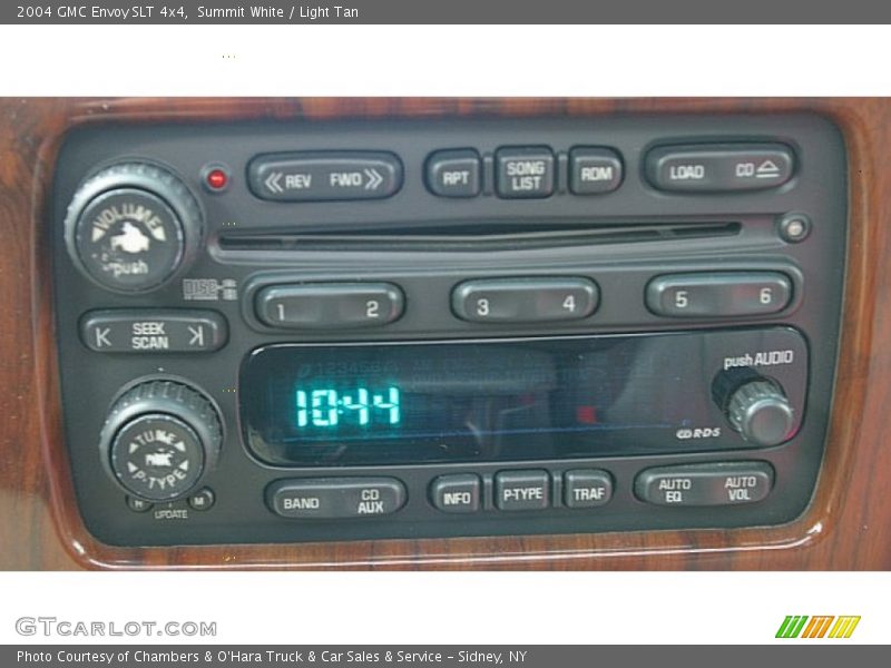 Summit White / Light Tan 2004 GMC Envoy SLT 4x4