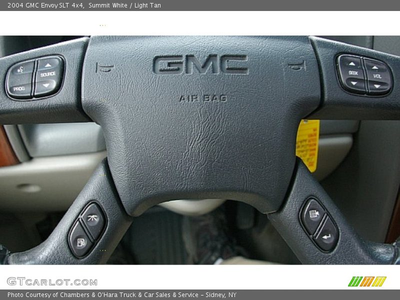 Summit White / Light Tan 2004 GMC Envoy SLT 4x4