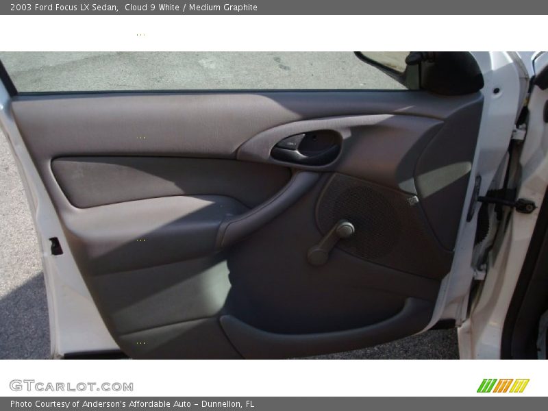 Cloud 9 White / Medium Graphite 2003 Ford Focus LX Sedan