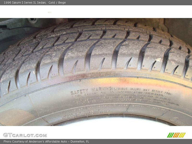 Gold / Beige 1996 Saturn S Series SL Sedan