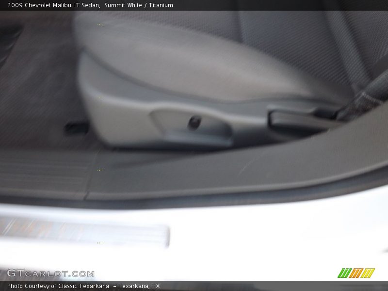 Summit White / Titanium 2009 Chevrolet Malibu LT Sedan