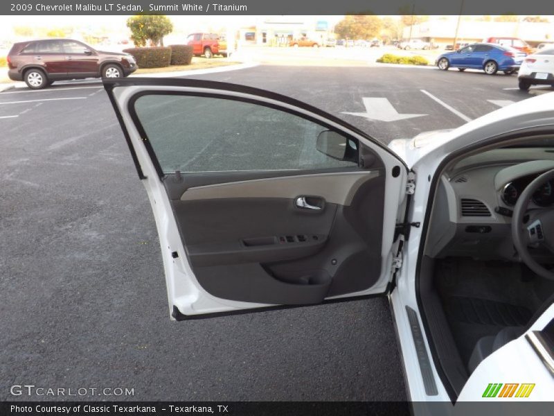 Summit White / Titanium 2009 Chevrolet Malibu LT Sedan