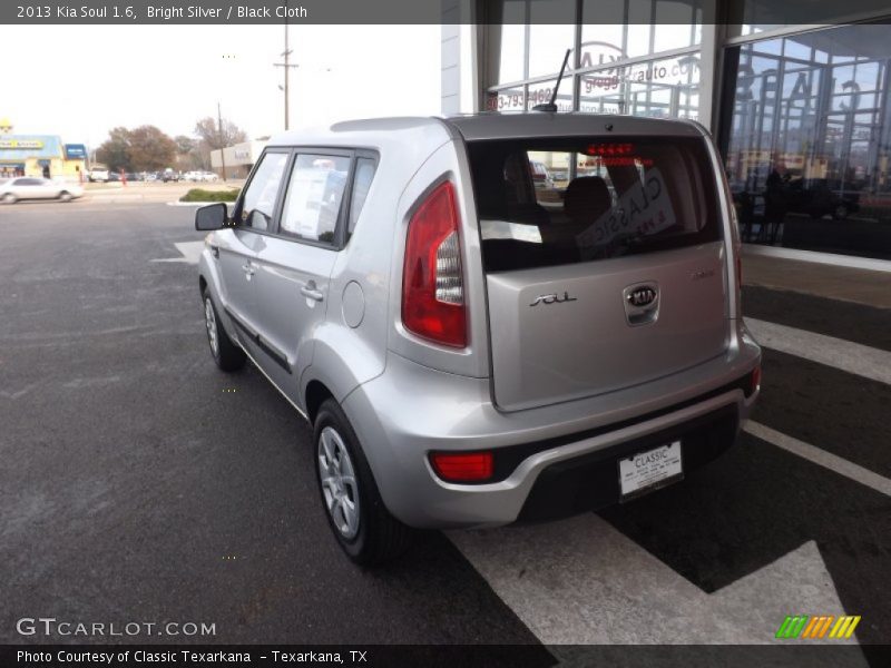 Bright Silver / Black Cloth 2013 Kia Soul 1.6