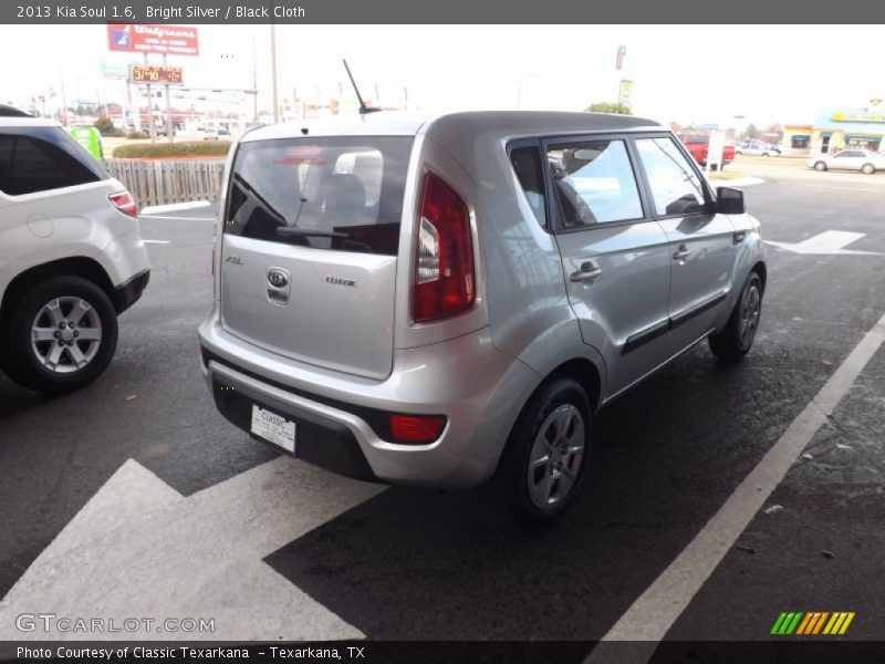 Bright Silver / Black Cloth 2013 Kia Soul 1.6
