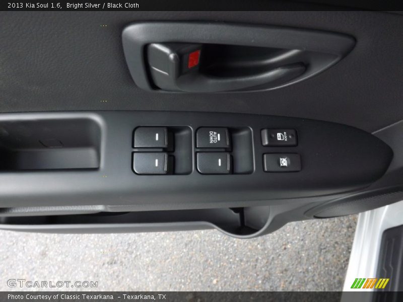Bright Silver / Black Cloth 2013 Kia Soul 1.6