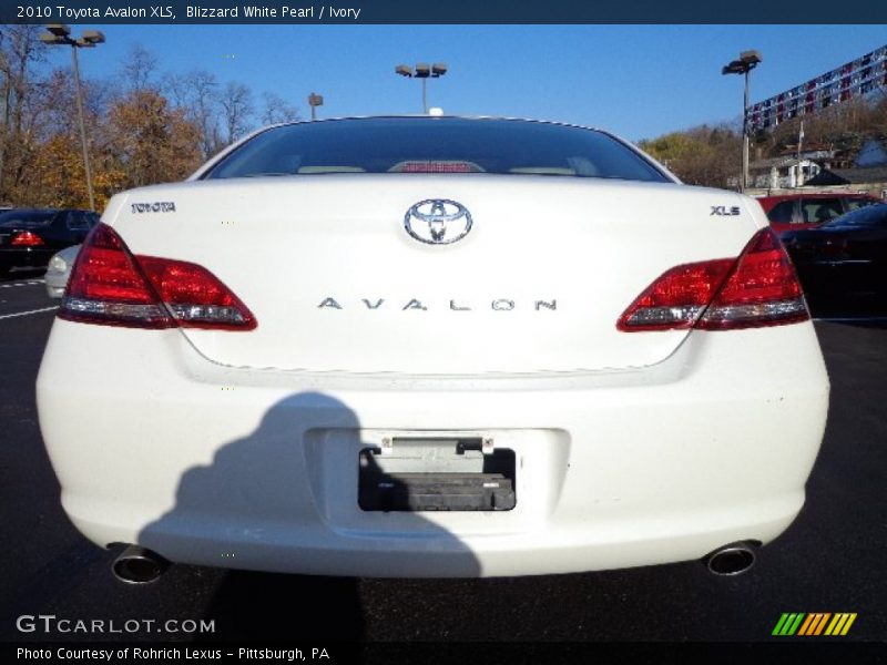 Blizzard White Pearl / Ivory 2010 Toyota Avalon XLS