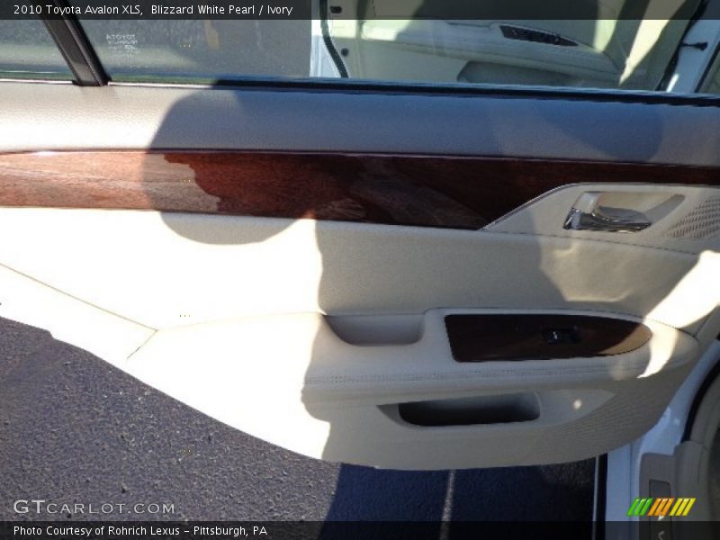 Blizzard White Pearl / Ivory 2010 Toyota Avalon XLS