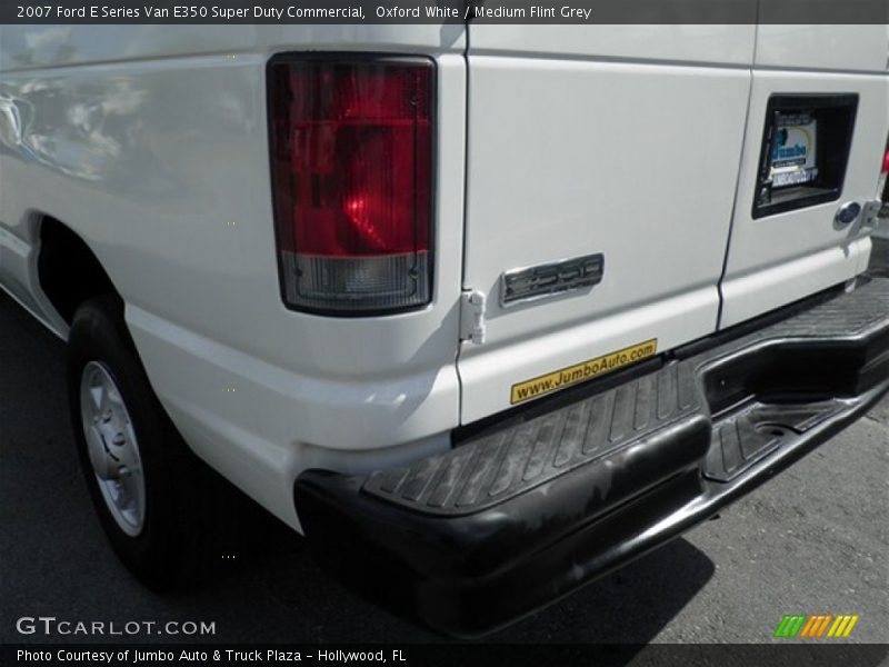 Oxford White / Medium Flint Grey 2007 Ford E Series Van E350 Super Duty Commercial