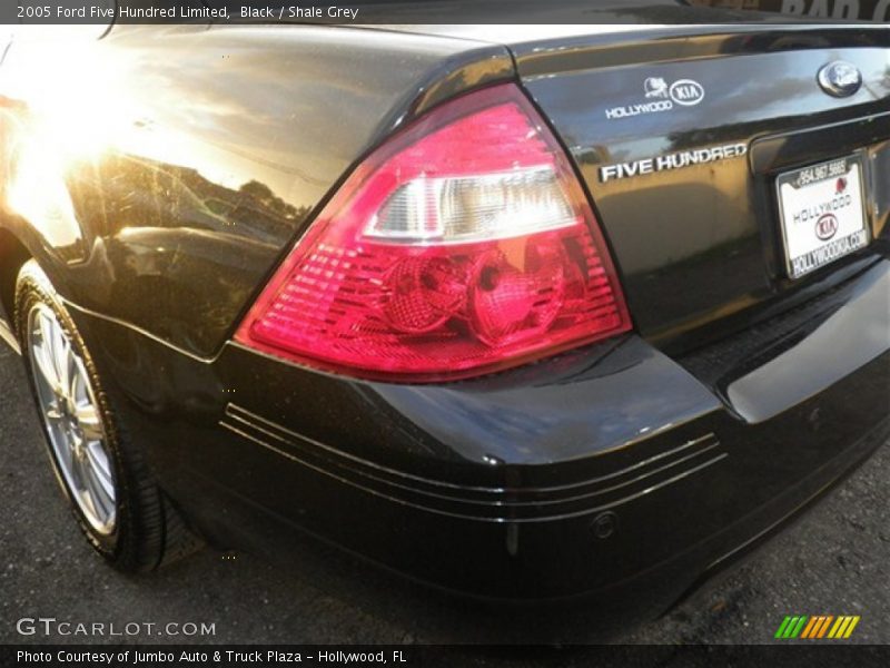 Black / Shale Grey 2005 Ford Five Hundred Limited