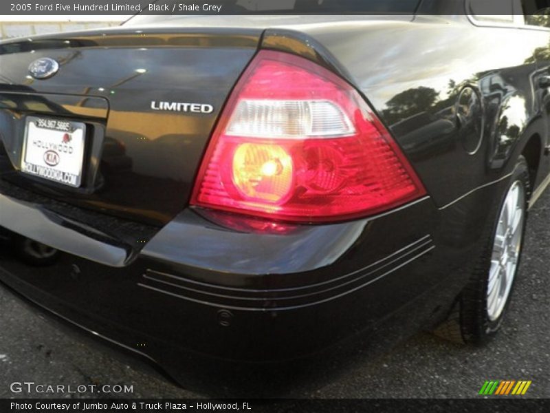 Black / Shale Grey 2005 Ford Five Hundred Limited