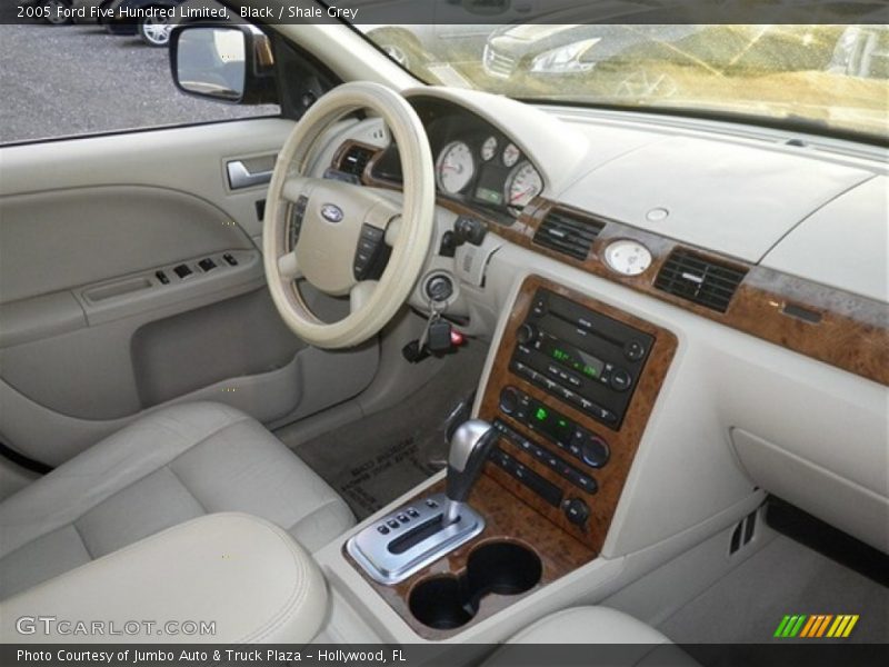 Black / Shale Grey 2005 Ford Five Hundred Limited